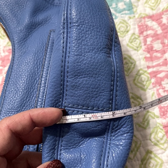 Micheal Kors cross body - Picture 8 of 9